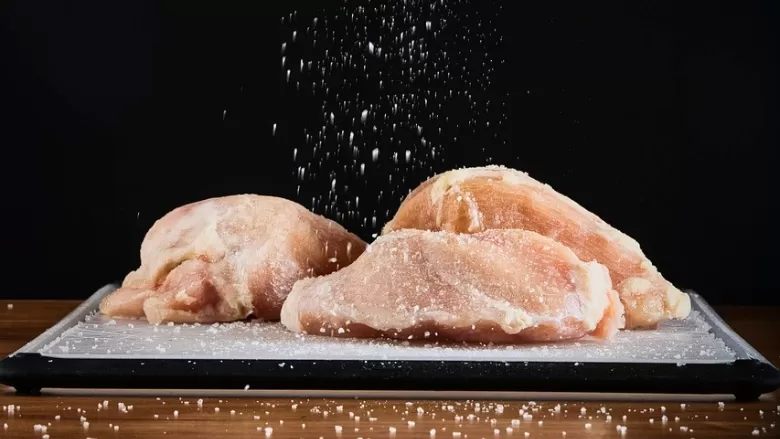 Can Dogs Eat Raw Chicken? A Comprehensive Guide